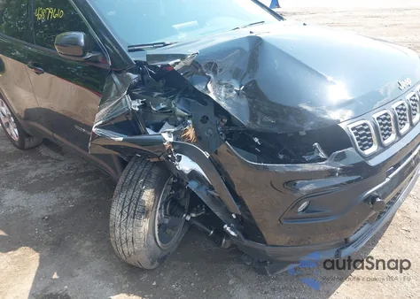 2025 Jeep Compass Latitude 4X4 из США, поврежденный, VIN 3C4NJDBN5ST569709